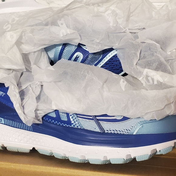 Women's Saucony 6.5 fit (size 7) - Picture 7 of 10